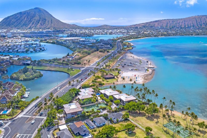 Napua Point oceanfront exterior view